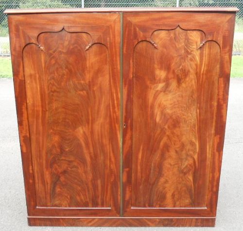 Georgian Mahogany Linen Cupboard