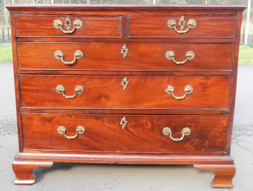 Georgian Mahogany Chest of Drawers