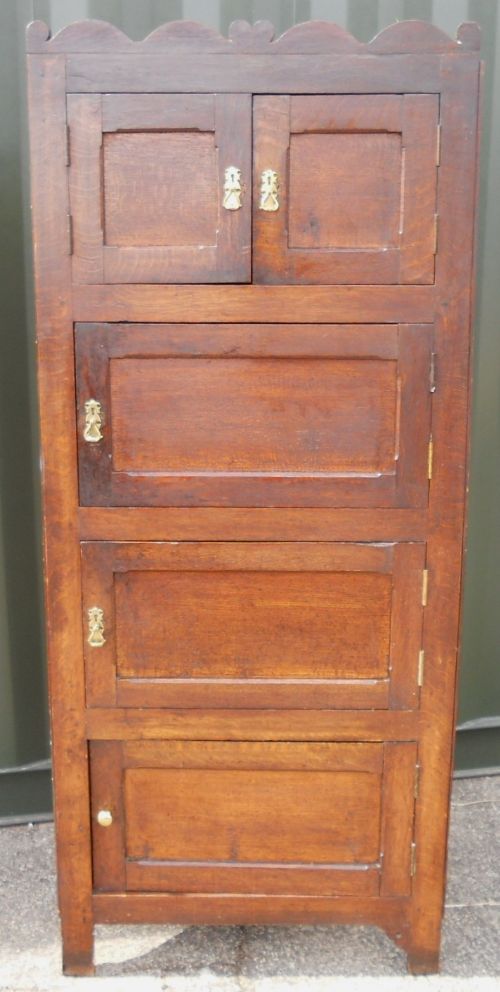 Georgian Oak Standing Corner Cupboard