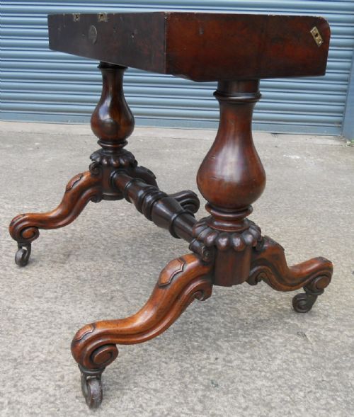 LARGE VICTORIAN OVAL PEDESTAL MAHOGANY DINING TABLE - ADDITIONAL PHOTO 4