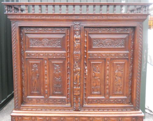 HEAVILY CARVED OAK WARDROBE CUPBOARD - ADDITIONAL PHOTO 1