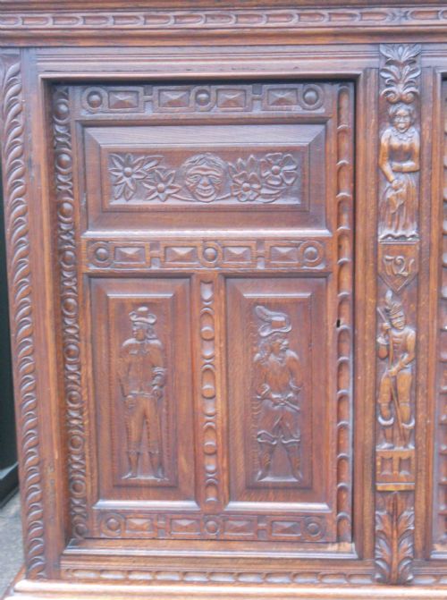 HEAVILY CARVED OAK WARDROBE CUPBOARD - ADDITIONAL PHOTO 3