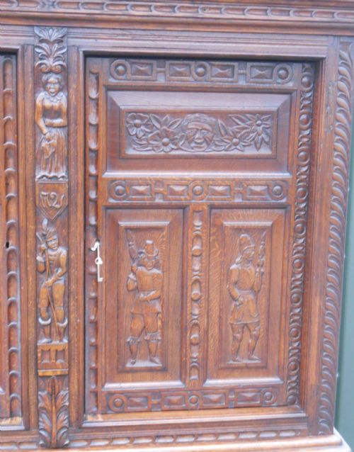 HEAVILY CARVED OAK WARDROBE CUPBOARD - ADDITIONAL PHOTO 4