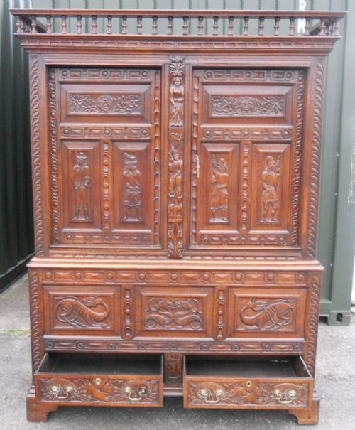 HEAVILY CARVED OAK WARDROBE CUPBOARD - ADDITIONAL PHOTO 9