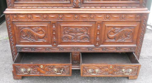 HEAVILY CARVED OAK WARDROBE CUPBOARD - ADDITIONAL PHOTO 10