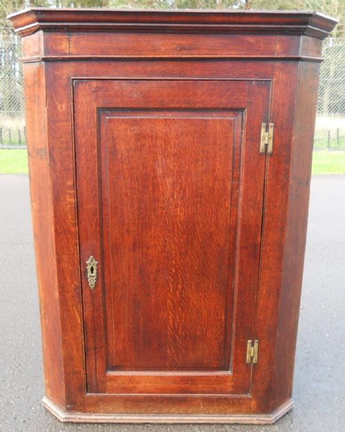 GEORGIAN OAK HANGING CORNER CUPBOARD - ADDITIONAL PHOTO 3