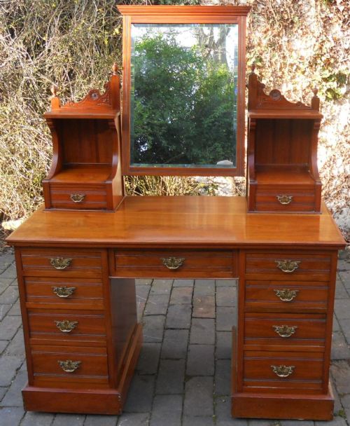 Edwardian Mahogany Kneehole Dressing Table