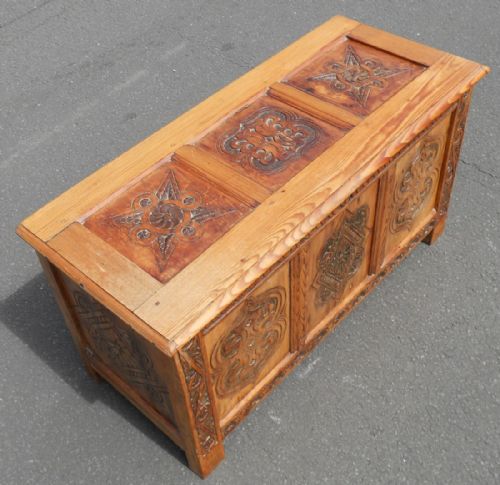 GEORGIAN PANELLED PINE BLANKET CHEST - ADDITIONAL PHOTO 1