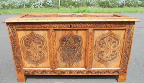 GEORGIAN PANELLED PINE BLANKET CHEST - ADDITIONAL PHOTO 2