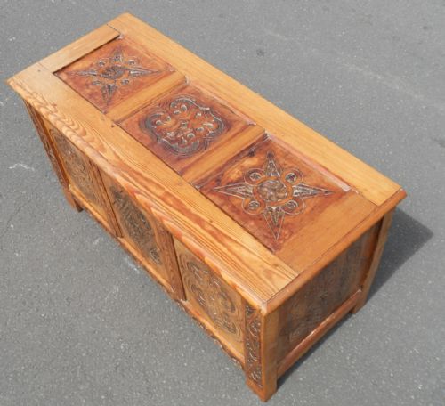 GEORGIAN PANELLED PINE BLANKET CHEST - ADDITIONAL PHOTO 5