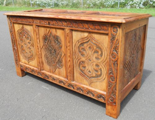 GEORGIAN PANELLED PINE BLANKET CHEST - ADDITIONAL PHOTO 7