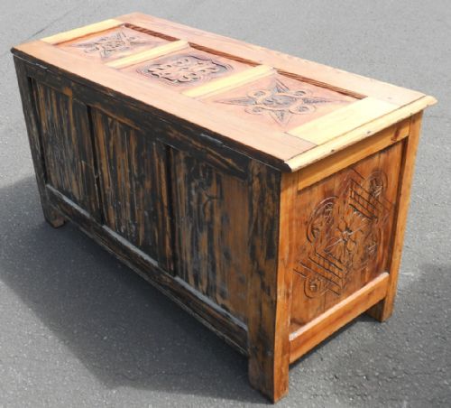 GEORGIAN PANELLED PINE BLANKET CHEST - ADDITIONAL PHOTO 10