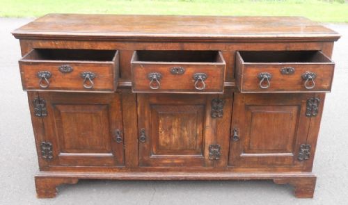 GEORGIAN OAK DRESSER CUPBOARD BASE - ADDITIONAL PHOTO 9