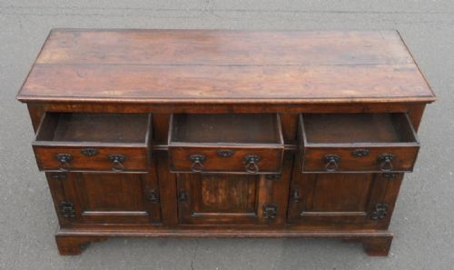 GEORGIAN OAK DRESSER CUPBOARD BASE - ADDITIONAL PHOTO 12