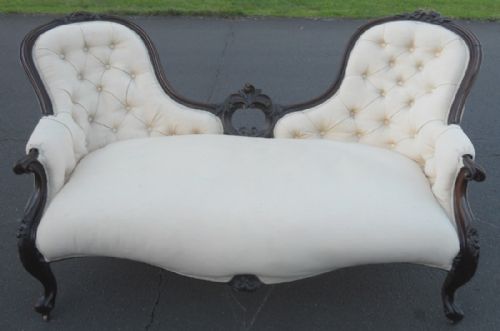 VICTORIAN MAHOGANY FRAMED UPHOLSTERED SETTEE - ADDITIONAL PHOTO 4