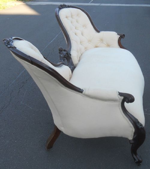 VICTORIAN MAHOGANY FRAMED UPHOLSTERED SETTEE - ADDITIONAL PHOTO 5