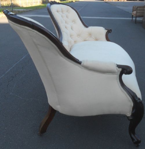 VICTORIAN MAHOGANY FRAMED UPHOLSTERED SETTEE - ADDITIONAL PHOTO 6