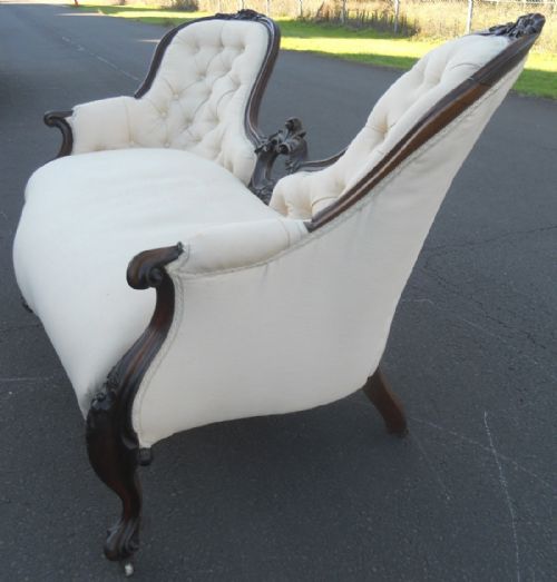 VICTORIAN MAHOGANY FRAMED UPHOLSTERED SETTEE - ADDITIONAL PHOTO 7