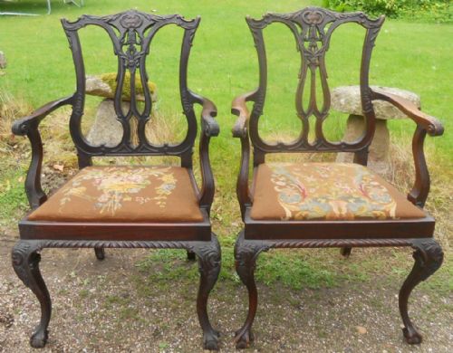 SET OF EIGHT CHIPPENDALE STYLE MAHOGANY DINING CHAIRS - ADDITIONAL PHOTO 8