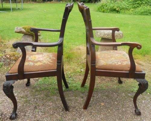 SET OF EIGHT CHIPPENDALE STYLE MAHOGANY DINING CHAIRS - ADDITIONAL PHOTO 9
