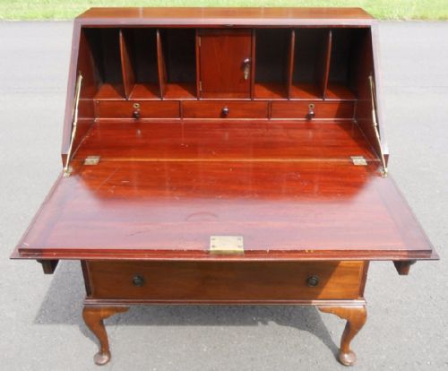 QUALITY LIGHT MAHOGANY WRITING BUREAU - ADDITIONAL PHOTO 4