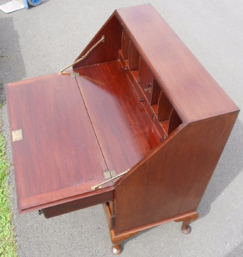QUALITY LIGHT MAHOGANY WRITING BUREAU - ADDITIONAL PHOTO 6
