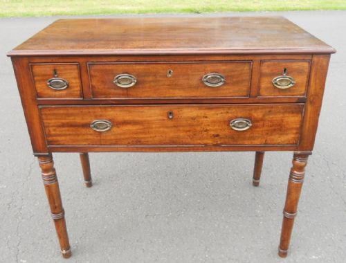 Georgian Mahogany Side Table