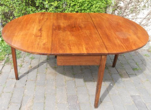 Georgian Mahogany Oval Dropleaf Dining Table