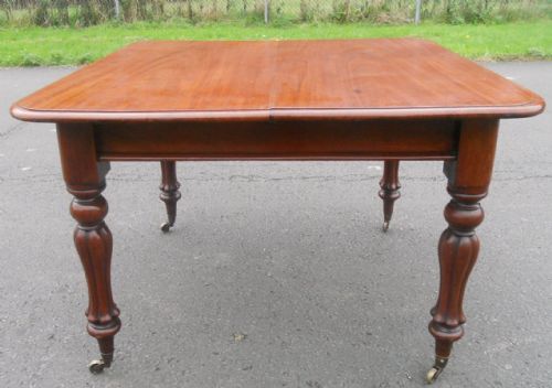 Victorian Mahogany Extending Dining Table