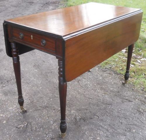 Georgian Mahogany Dropleaf Pembroke Table