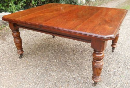fig 1. Victorian Mahogany Extending Dining Table to Seat Ten