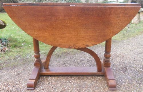 fig 1. Arts & Crafts Oval Oak Dropleaf Dining Table