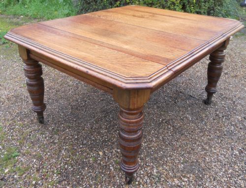 Edwardian Oak Extending Dining Table to Seat Ten People