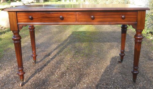VICTORIAN MAHOGANY WRITING TABLE