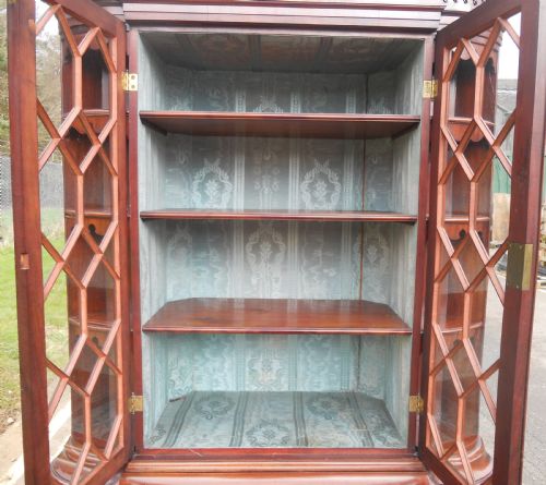 EDWARDIAN MAHOGANY DISPLAY CABINET - ADDITIONAL PHOTO 8