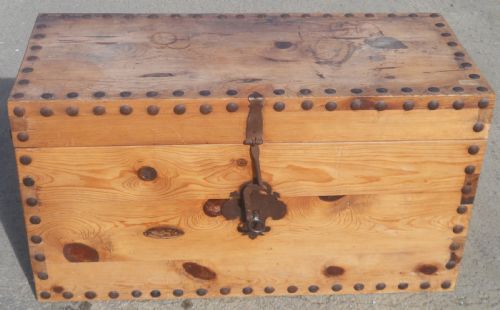 VICTORIAN PINE BLANKET BOX - ADDITIONAL PHOTO 3