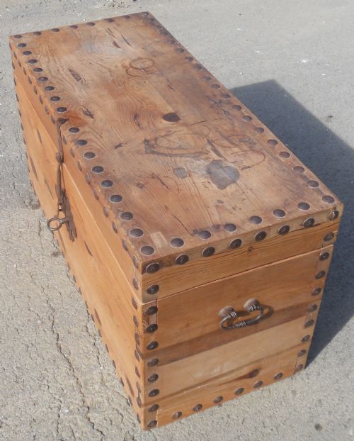 VICTORIAN PINE BLANKET BOX - ADDITIONAL PHOTO 4