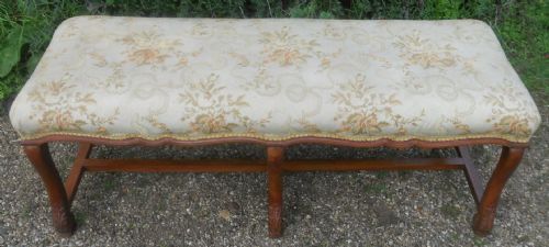 EDWARDIAN WALNUT THREE SEATER UPHOLSTERED STOOL - ADDITIONAL PHOTO 2