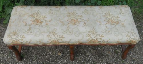 EDWARDIAN WALNUT THREE SEATER UPHOLSTERED STOOL - ADDITIONAL PHOTO 3