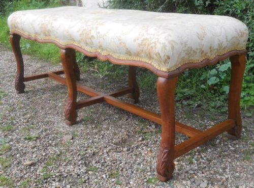 EDWARDIAN WALNUT THREE SEATER UPHOLSTERED STOOL - ADDITIONAL PHOTO 4