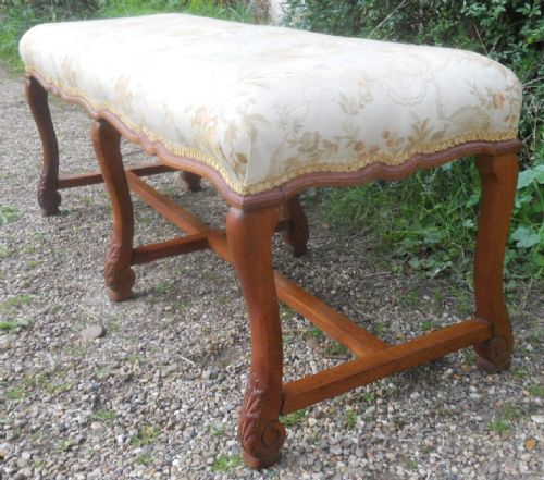EDWARDIAN WALNUT THREE SEATER UPHOLSTERED STOOL - ADDITIONAL PHOTO 5