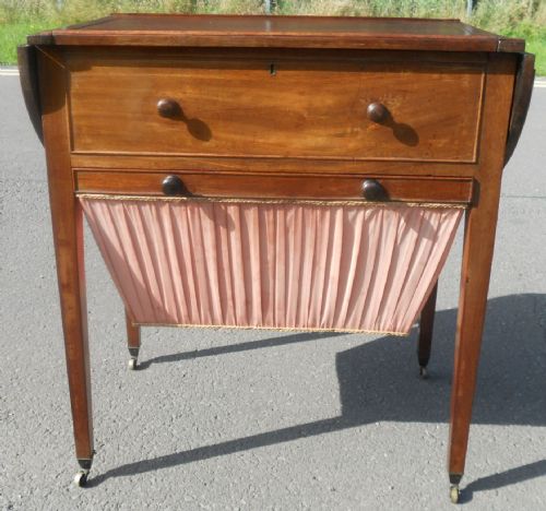 GEORGIAN MAHOGANY WORK TABLE - ADDITIONAL PHOTO 1
