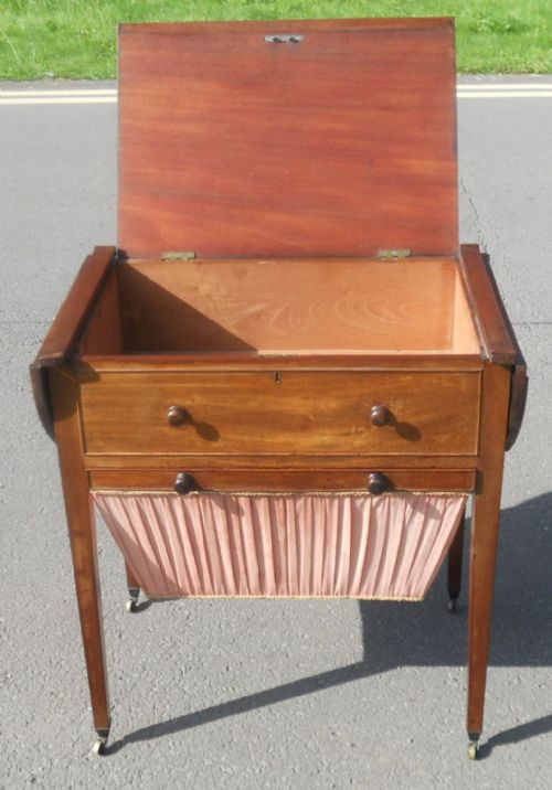 GEORGIAN MAHOGANY WORK TABLE - ADDITIONAL PHOTO 6