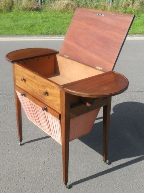 GEORGIAN MAHOGANY WORK TABLE - ADDITIONAL PHOTO 11