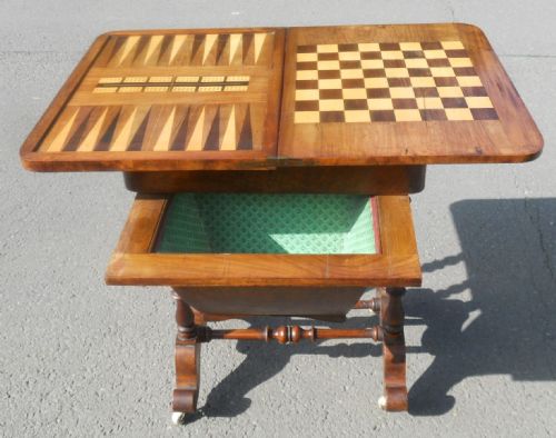 VICTORIAN WALNUT FOLDOVER GAMES TABLE - ADDITIONAL PHOTO 6