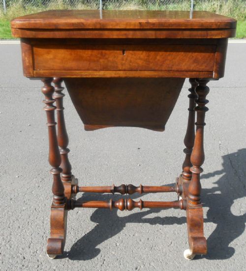 VICTORIAN WALNUT FOLDOVER GAMES TABLE - ADDITIONAL PHOTO 9