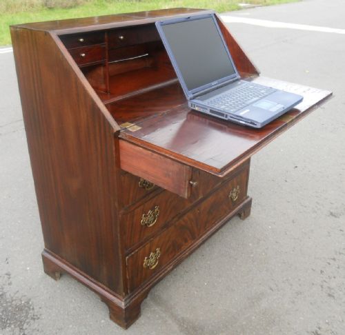 GEORGIAN MAHOGANY WRITING BUREAU - ADDITIONAL PHOTO 4