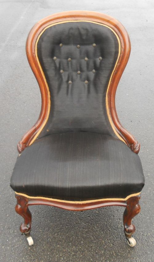Victorian Mahogany Spoonback Nursing Chair