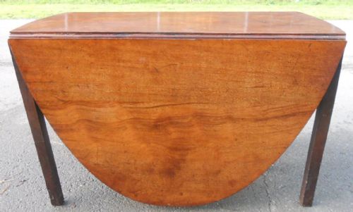 GEORGIAN MAHOGANY DROPLEAF DINING TABLE TO SEAT EIGHT - ADDITIONAL PHOTO 1