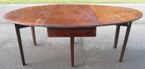 GEORGIAN MAHOGANY DROPLEAF DINING TABLE TO SEAT EIGHT - ADDITIONAL PHOTO 4